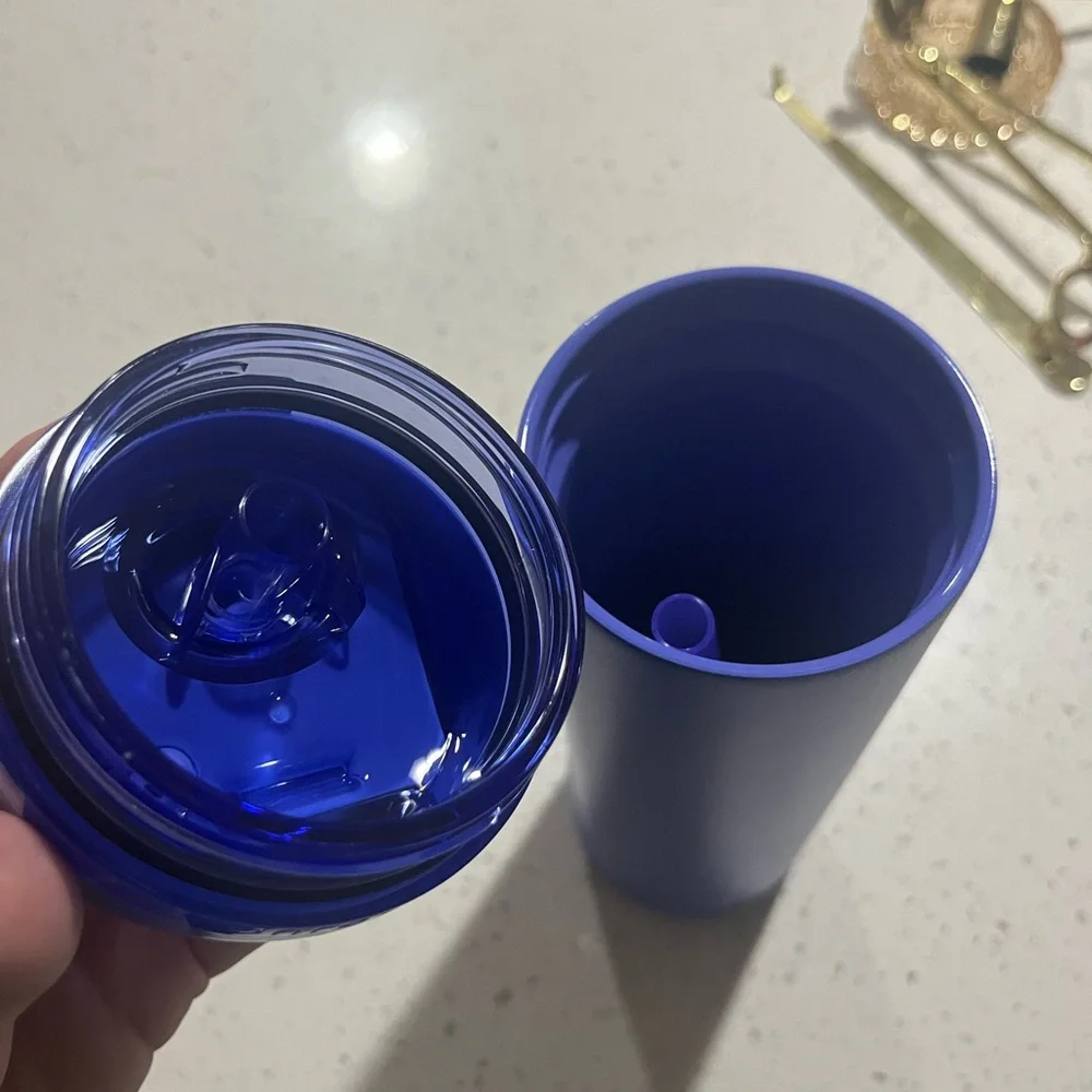 HydroJug 24 oz Brand New Ease 2O in Berry Pop